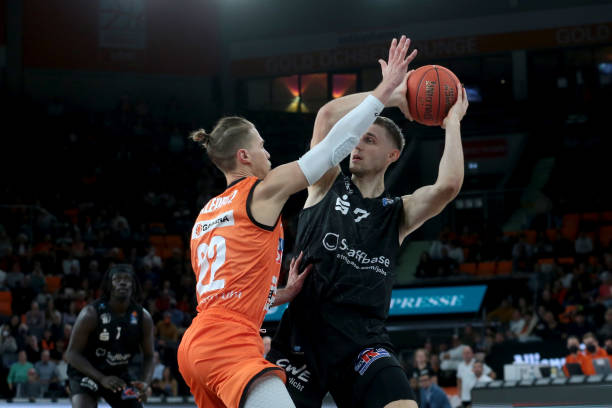 足坛的新一 足坛的新一